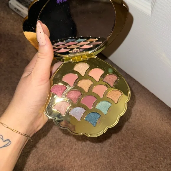 Tarte Mermaid Palette - Picture 3 of 5